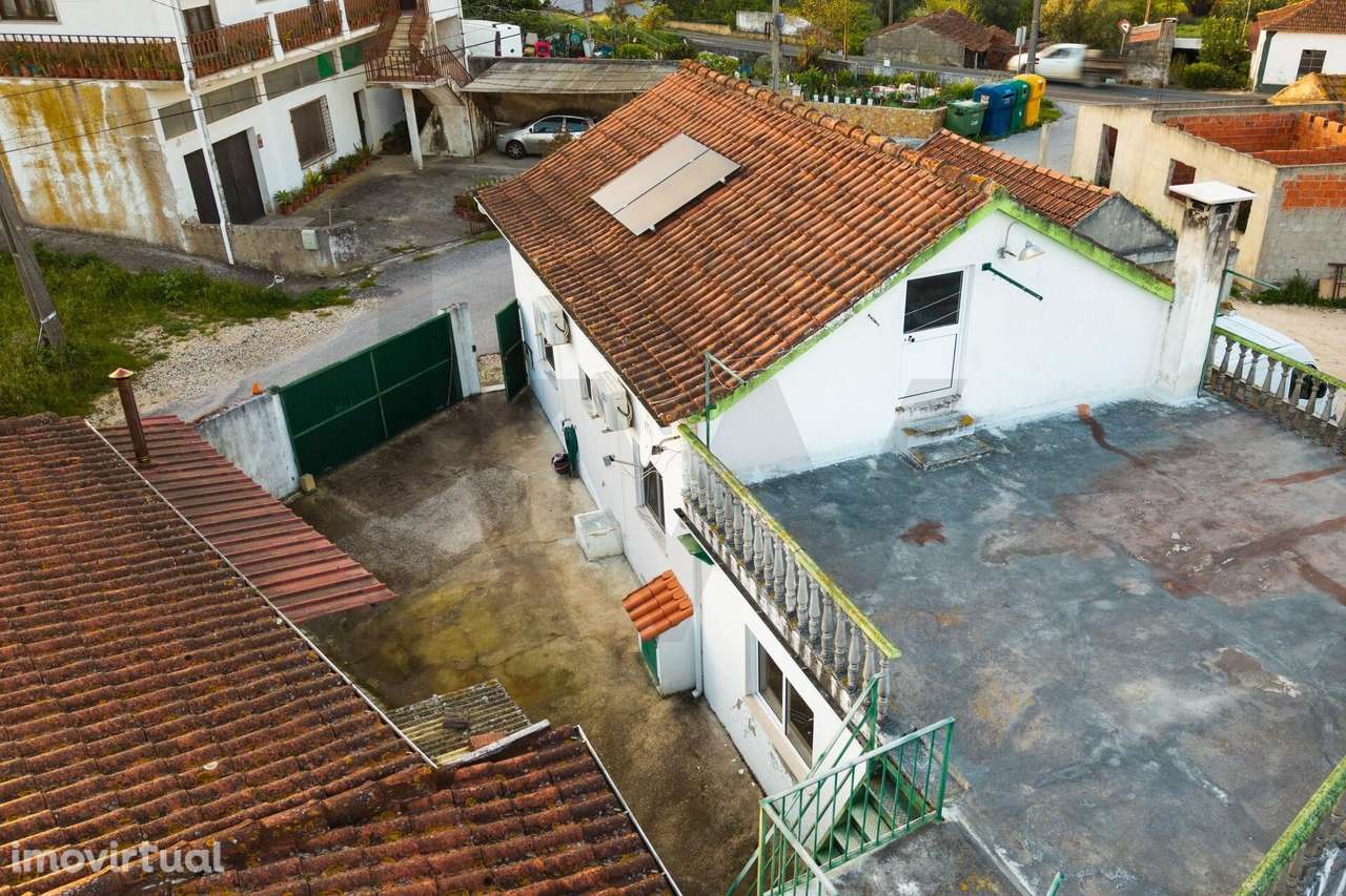 Moradia T3 com Anexo Independente na pacata zona de Vale de Óbidos, Ri - Grande imagem: 2/41