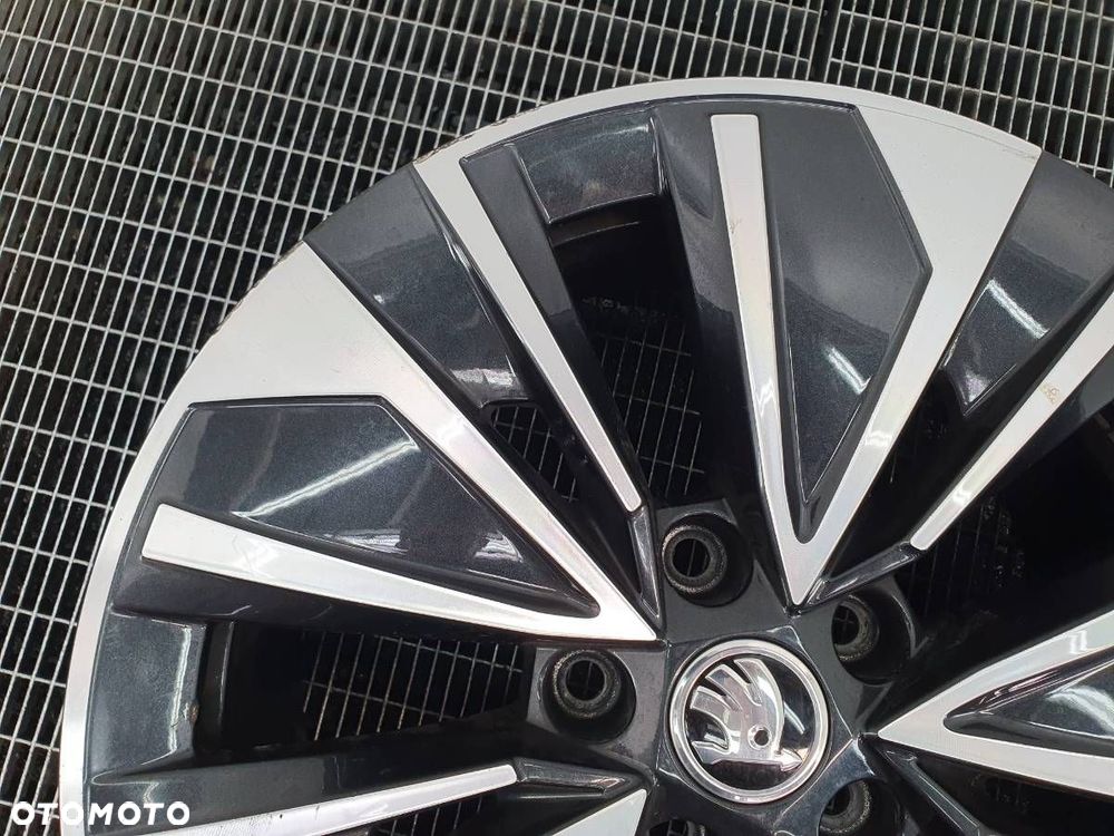 FELGA ALUMINIOWA 17 ET41 3P0601025D SKODA SUPERB IV 3P 2024 - 3