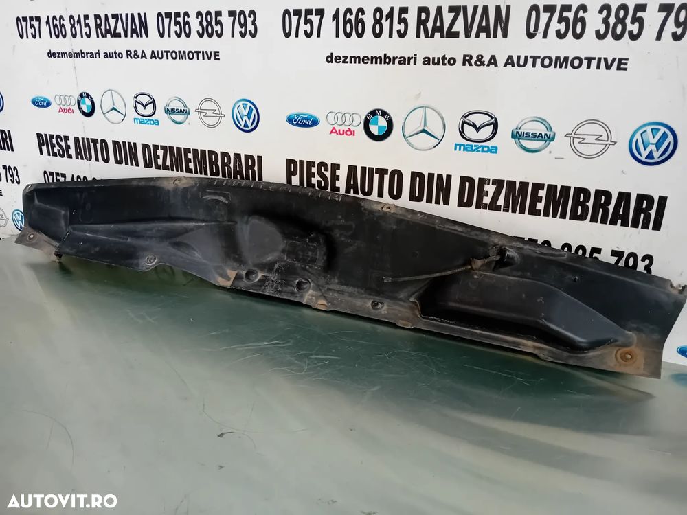 Grila Stergatoare Ford Kuga 1 I An 2008-2013 Cod 8V41-S01628-AB - 3
