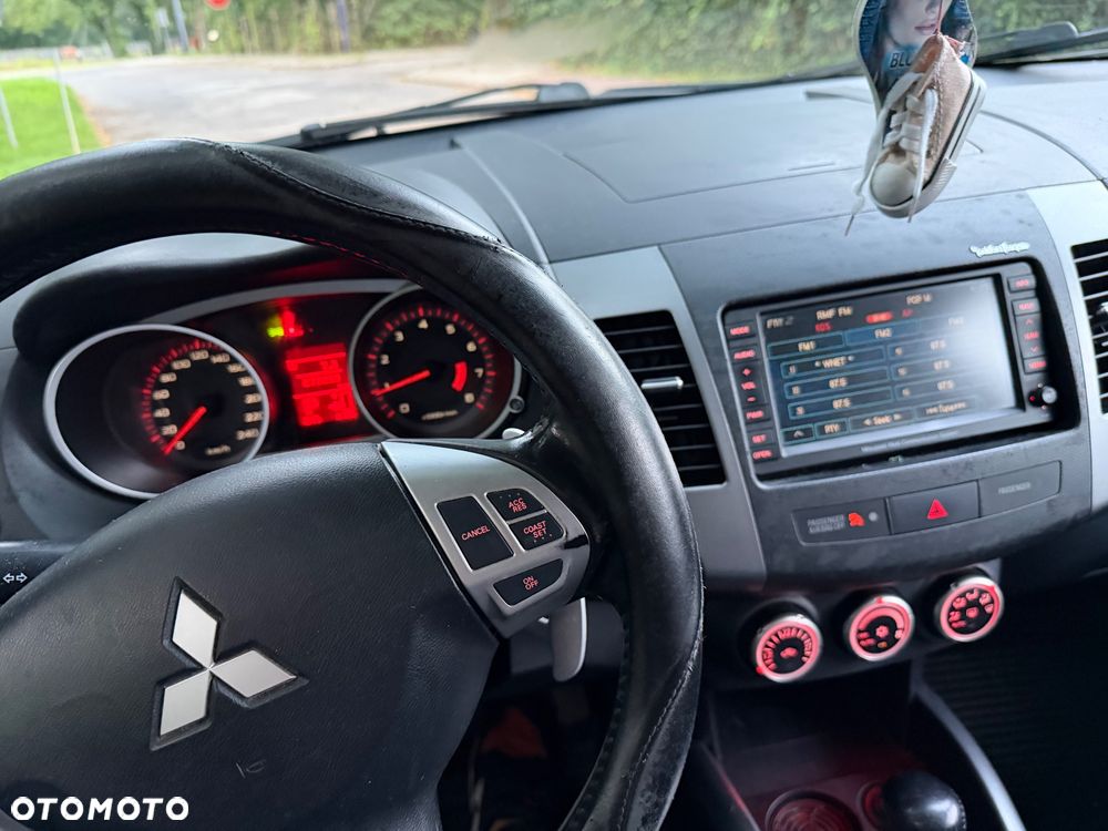 Mitsubishi Outlander 2.4 4WD CVT Instyle - 10