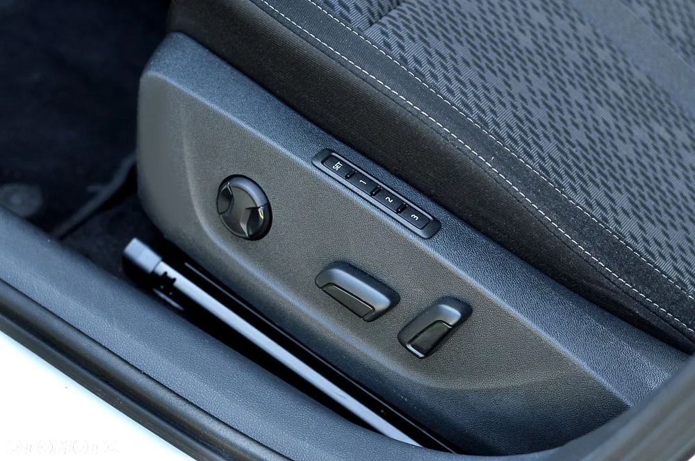 Skoda Octavia 2.0 TDI DSG Style - 26