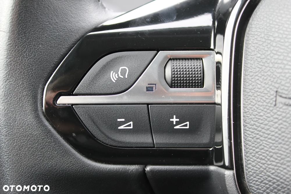 Peugeot 2008 BlueHDi 110 Allure Pack - 16