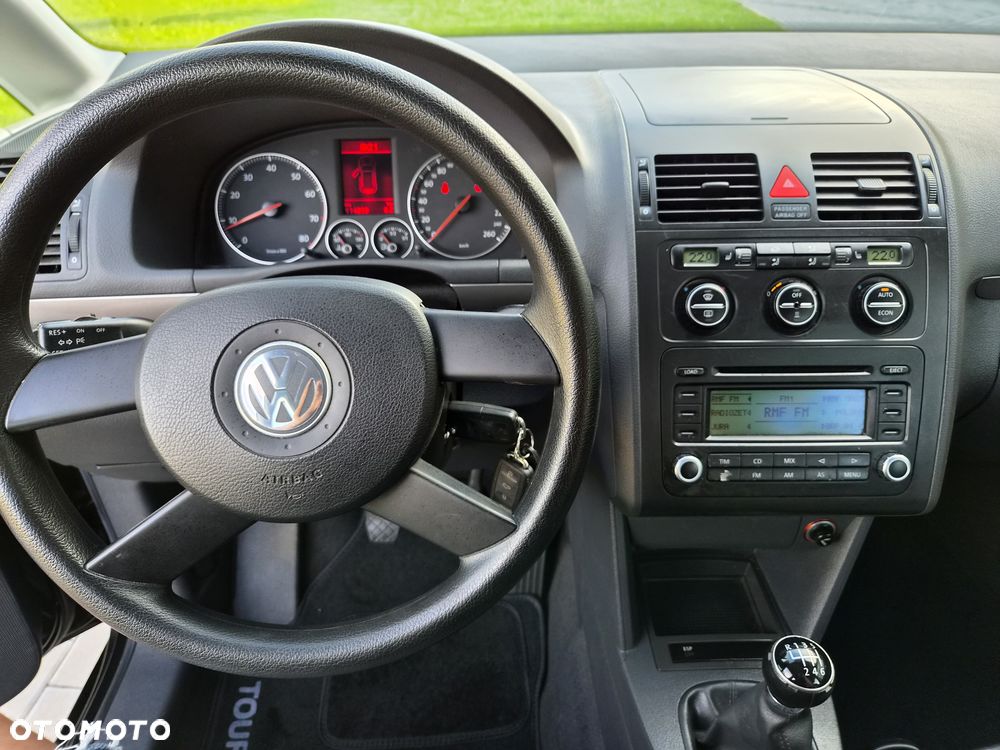 Volkswagen Touran - 20