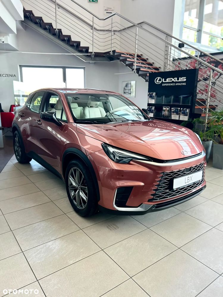 Lexus LBX - 8