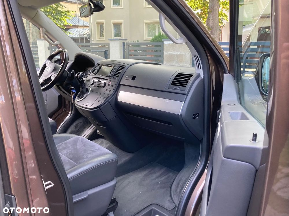 Volkswagen Multivan - 18