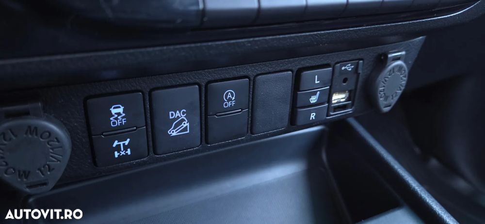 Toyota Hilux 2.8D 204CP 4x4 Double Cab AT Invincible - 24