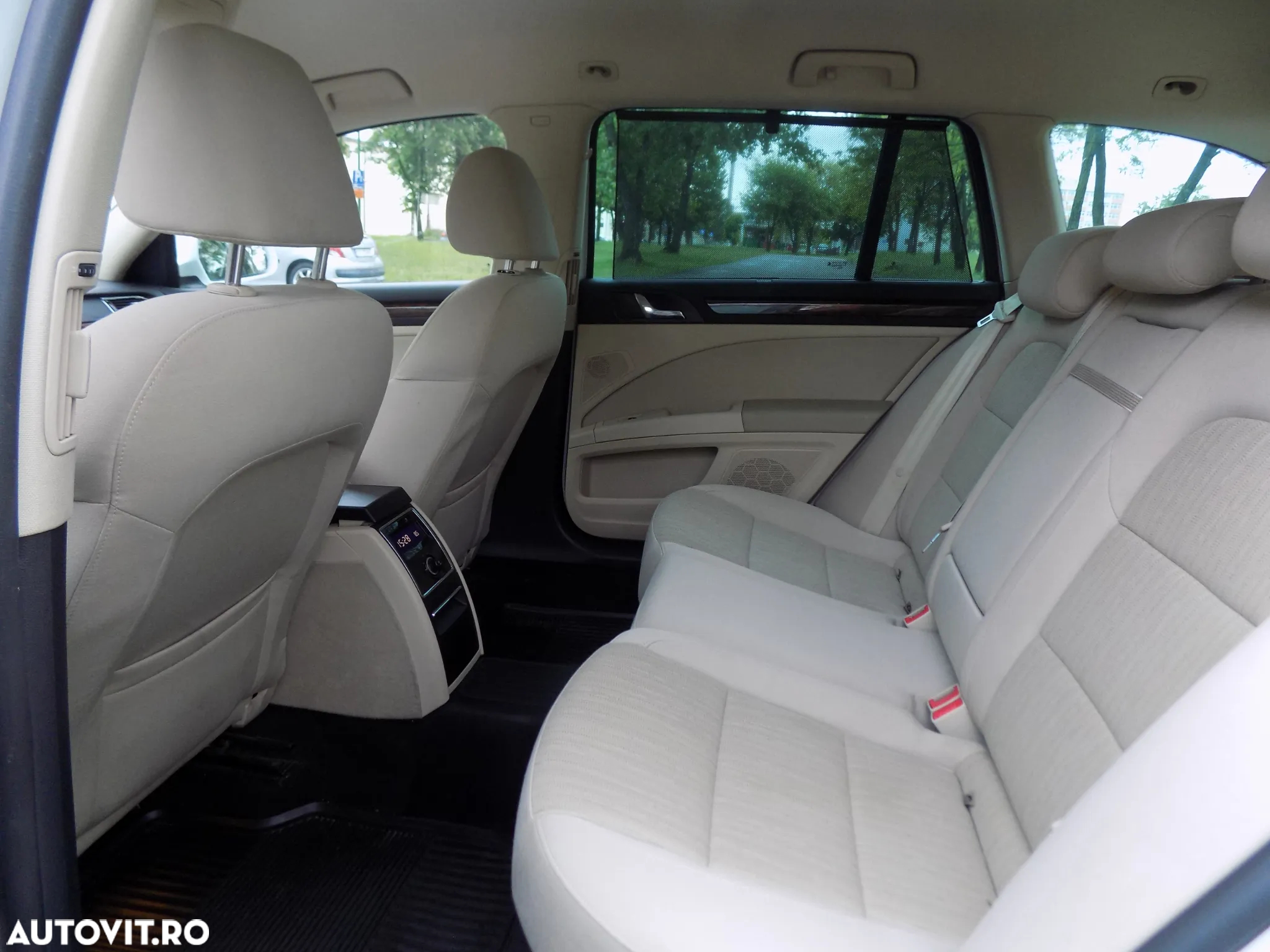 Skoda Superb Combi 2.0 TDI Elegance - 19