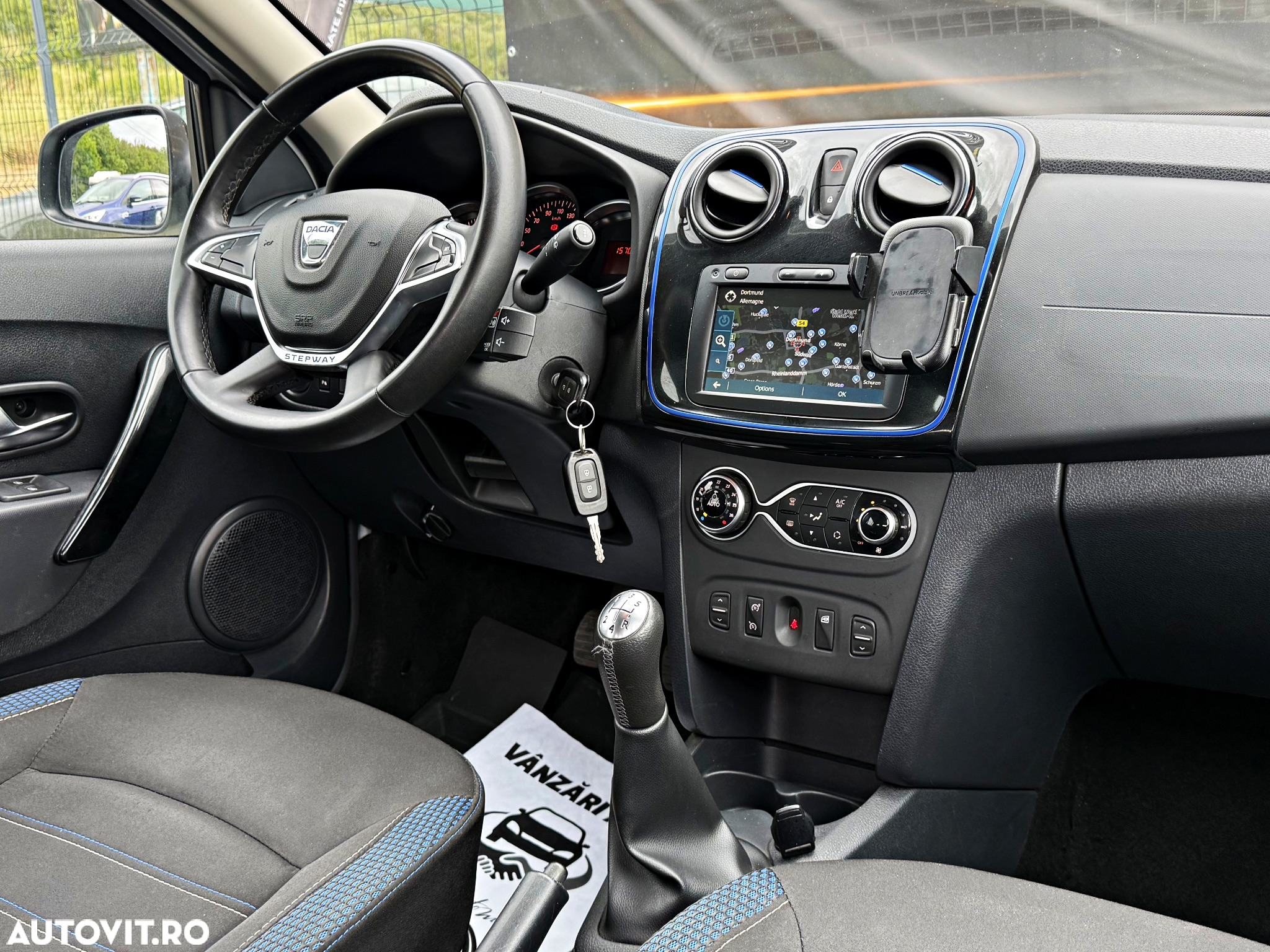Dacia Sandero Stepway Blue dCi 95 Celebration - 28