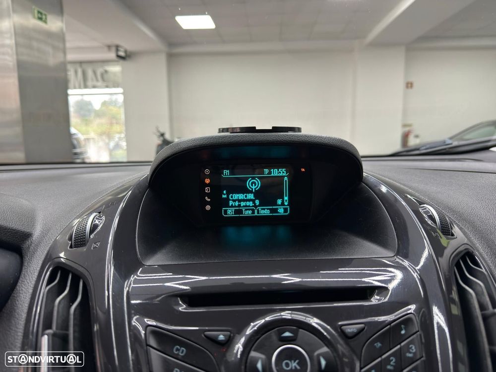 Ford Tourneo Courier 1.0 EcoBoost Titanium - 24