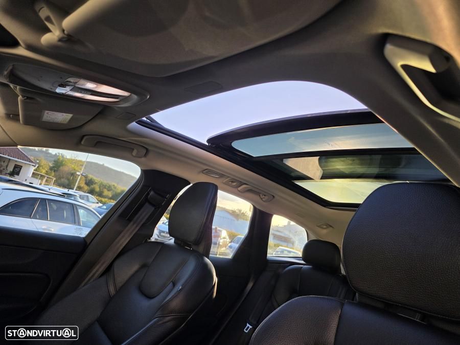 Volvo XC 60 2.0 T6 PHEV Core AWD - 27