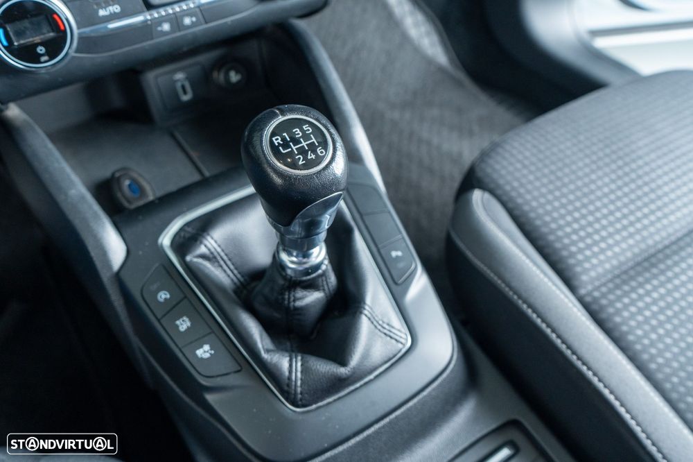 Ford Focus SW 1.5 TDCi EcoBlue Business - 18