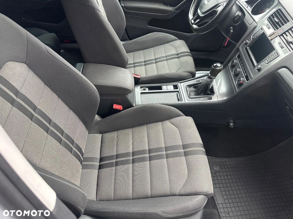 Volkswagen Golf 1.6 TDI BMT Comfortline - 23
