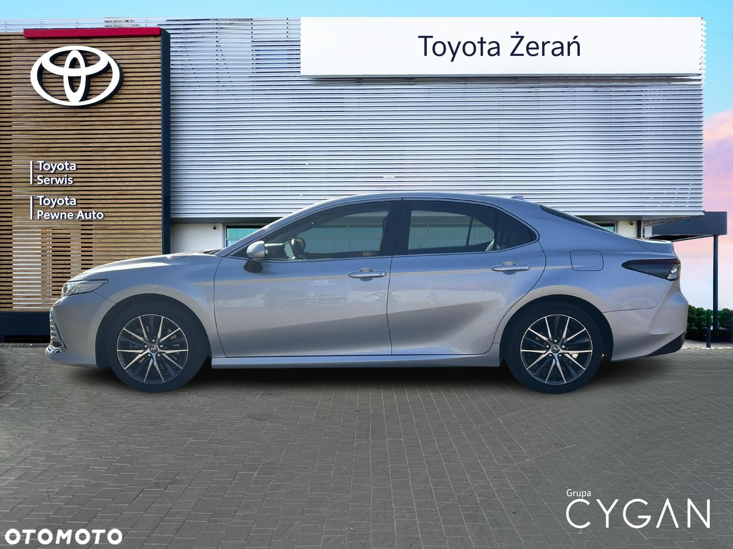 Toyota Camry 2.5 Hybrid Executive CVT - 8