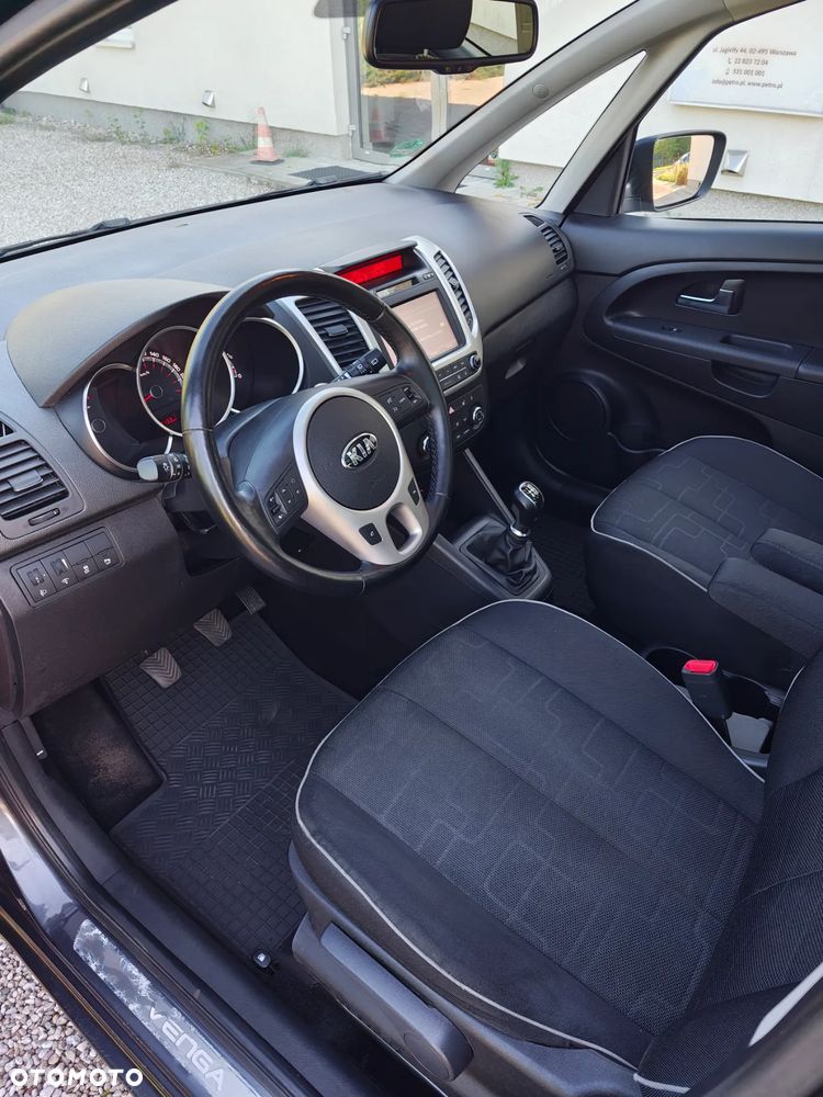 Kia Venga 1.6 CRDi 128 Titanium Collection - 16