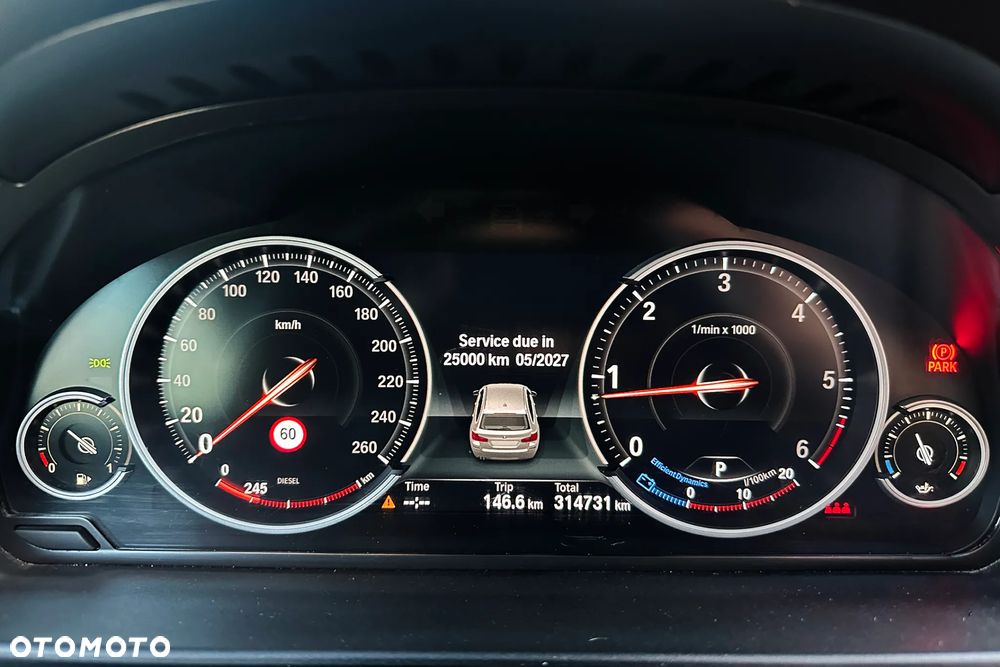 BMW Seria 5 525d xDrive Sport-Aut - 24