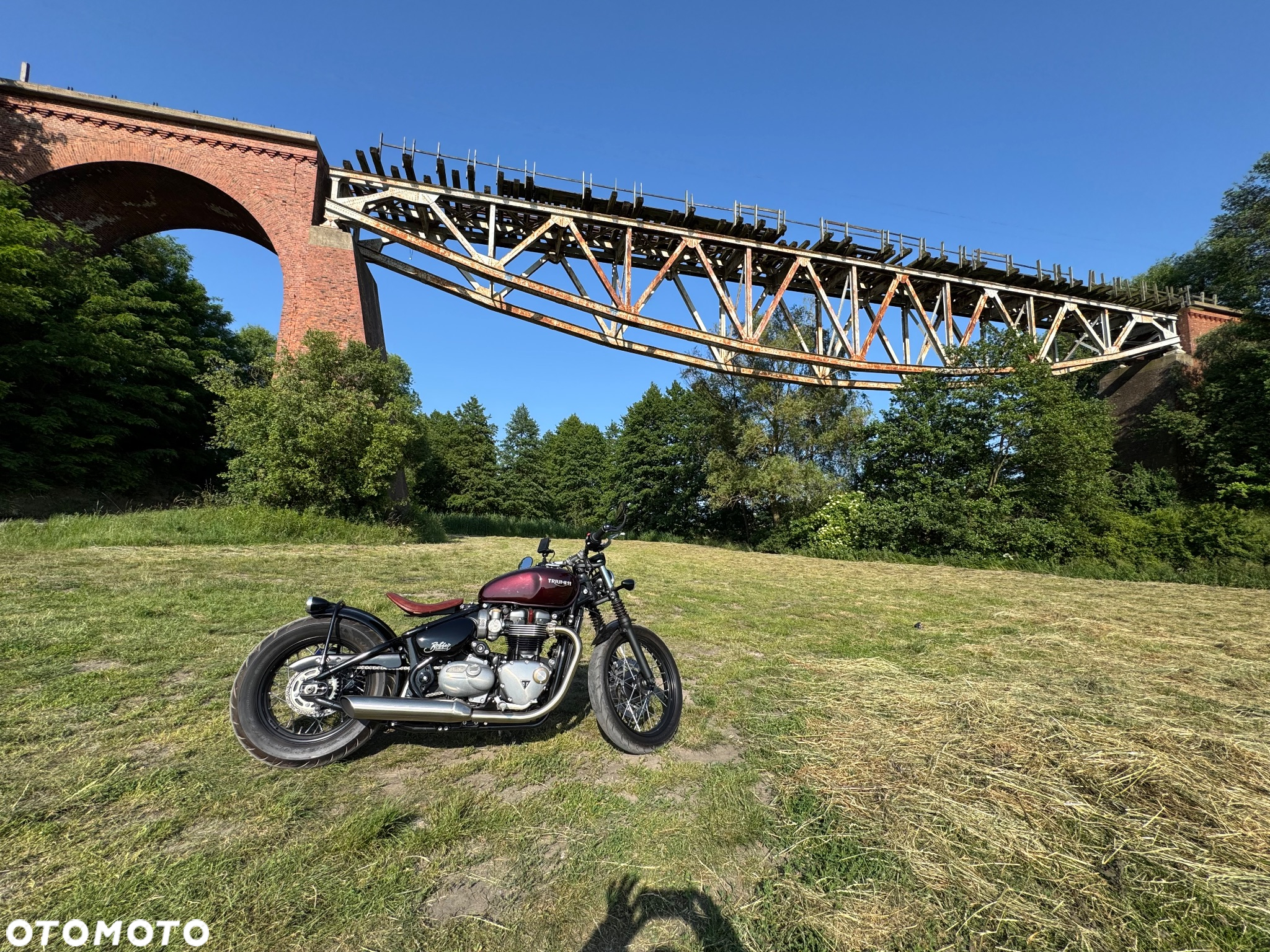 Triumph Bonneville Bobber - 14