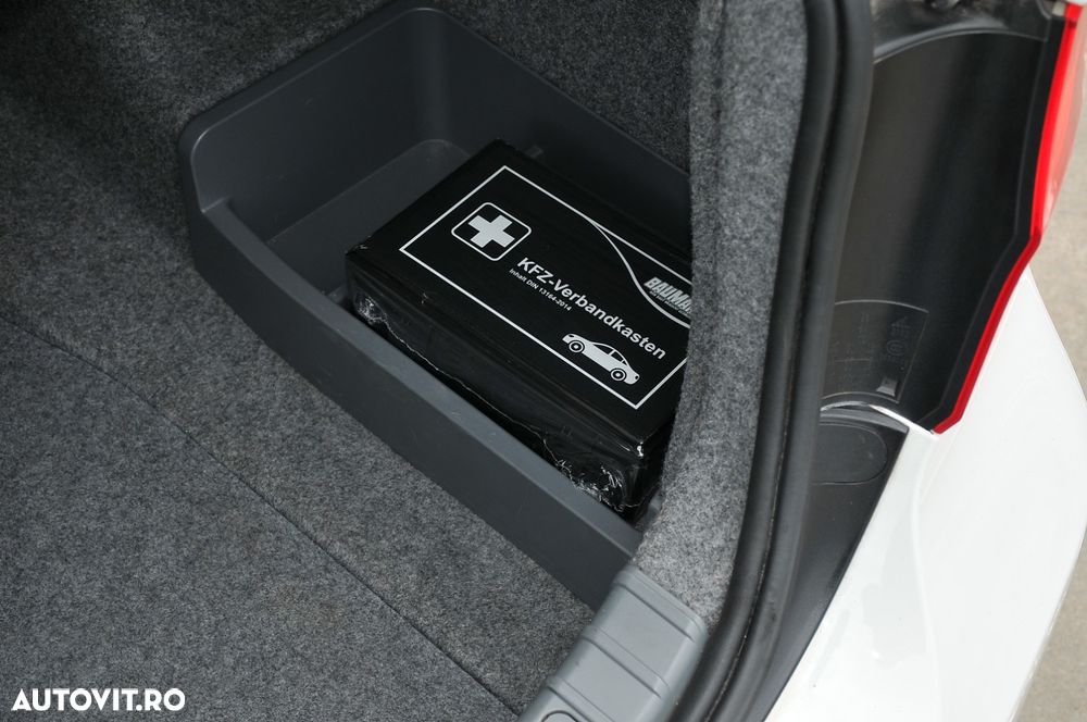 BMW Seria 3 318i Edition Sport - 23