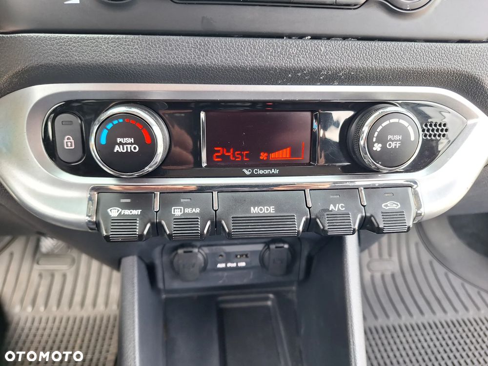 Kia Rio 1.4 Fifa World Cup Edition - 17
