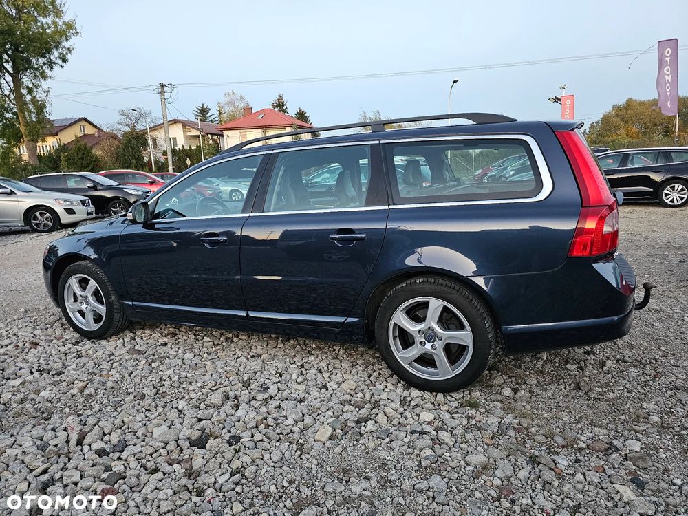 Volvo V70 D3 Momentum - 34