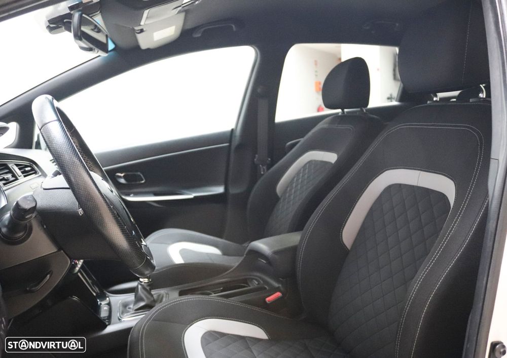 Kia Ceed SW 1.6 CRDi GT Line - 12