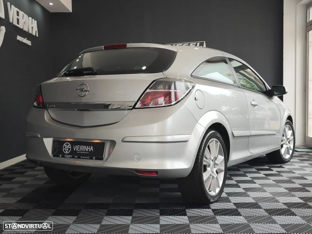 Opel Astra GTC 1.7 CDTI - 11