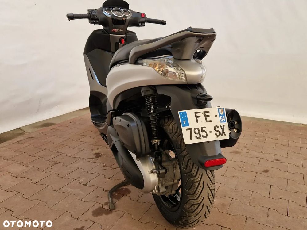 Piaggio Beverly - 12