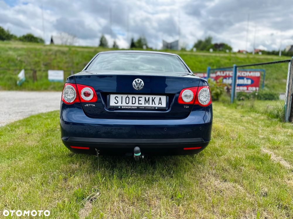 Volkswagen Jetta 1.9 TDI DPF Trendline - 9
