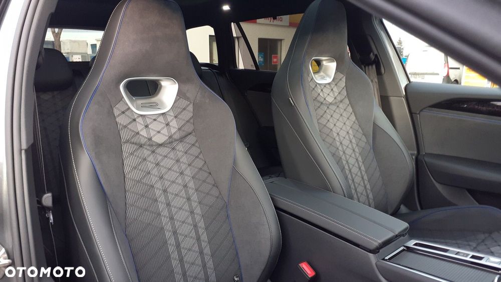 Volkswagen Passat - 31