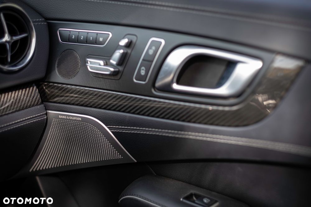 Mercedes-Benz SL 63 AMG AMG Speedshift MCT 7-Gang Sportgetriebe AMG Performance Package - 23