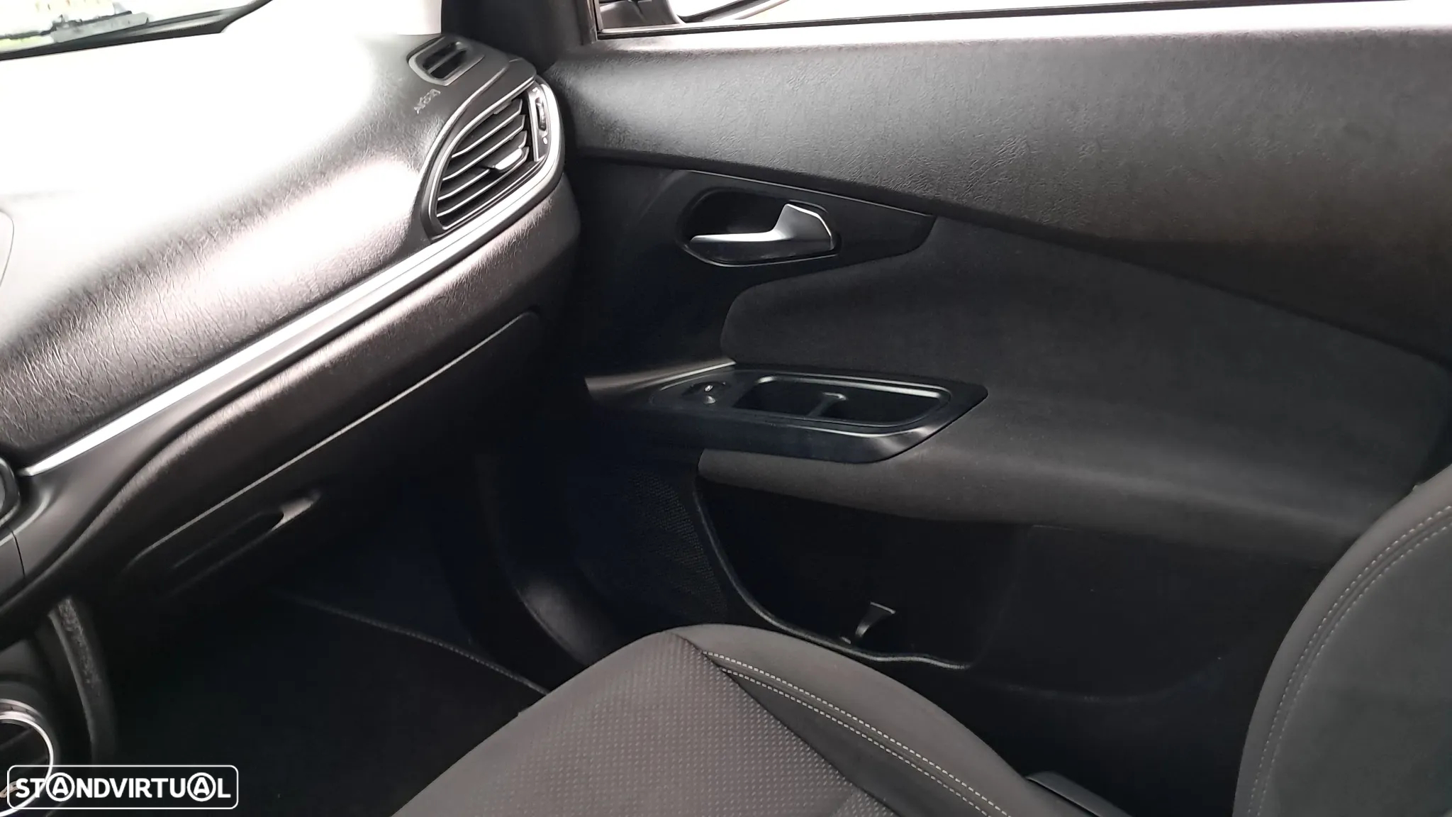 Fiat Tipo Station Wagon 1.3 M-Jet Lounge - 35