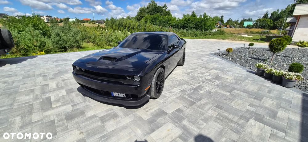 Dodge Challenger - 8