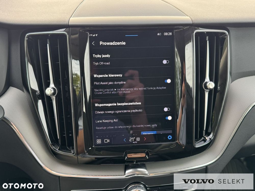 Volvo XC 60 B5 B AWD Plus Dark - 20