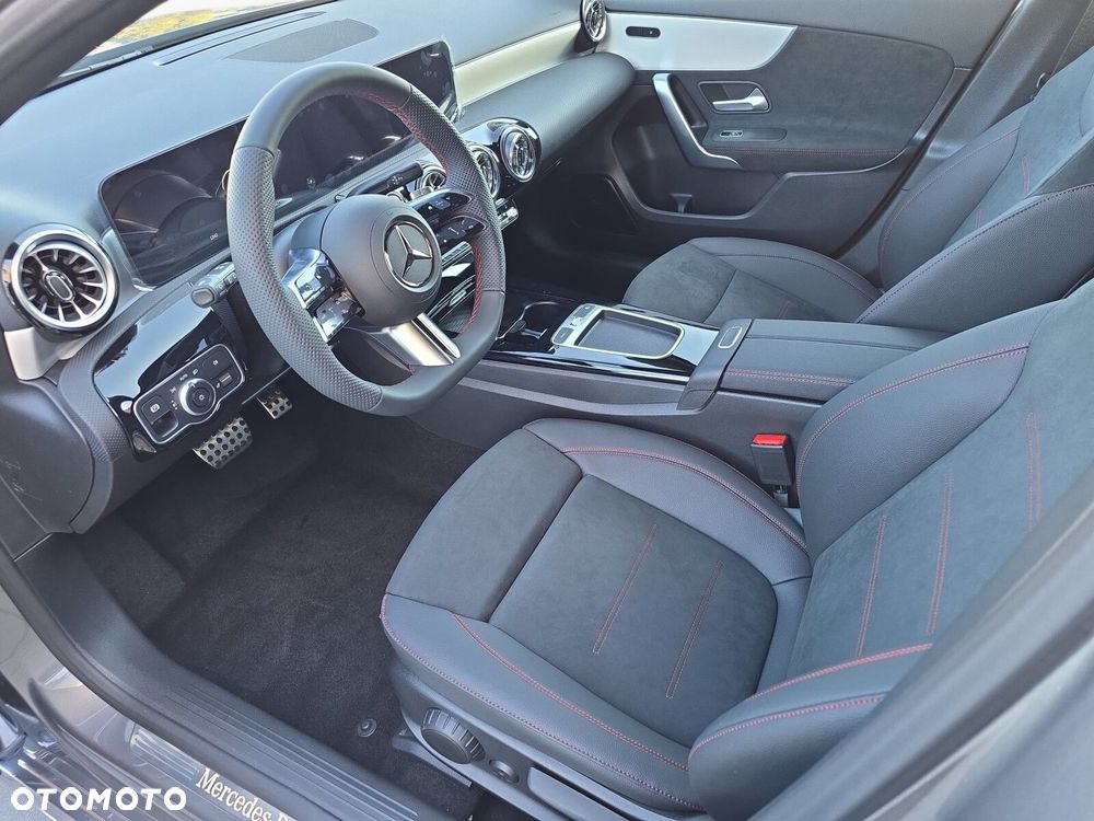 Mercedes-Benz Klasa A 200 AMG Line 7G-DCT - 12