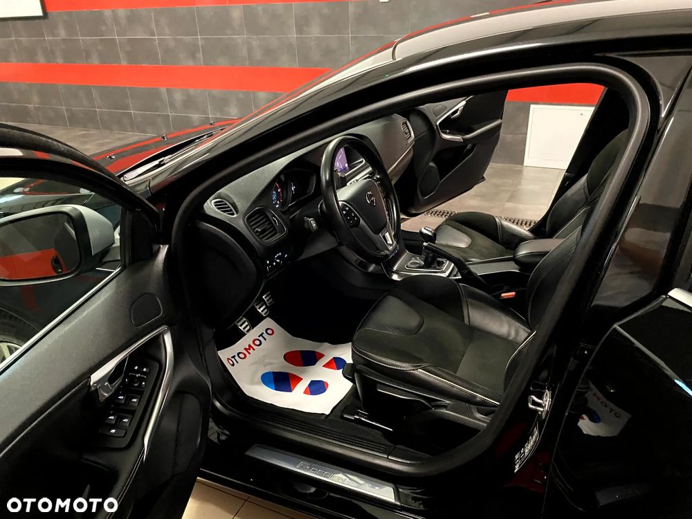 Volvo V40 D3 Drive-E R-Design Momentum - 14