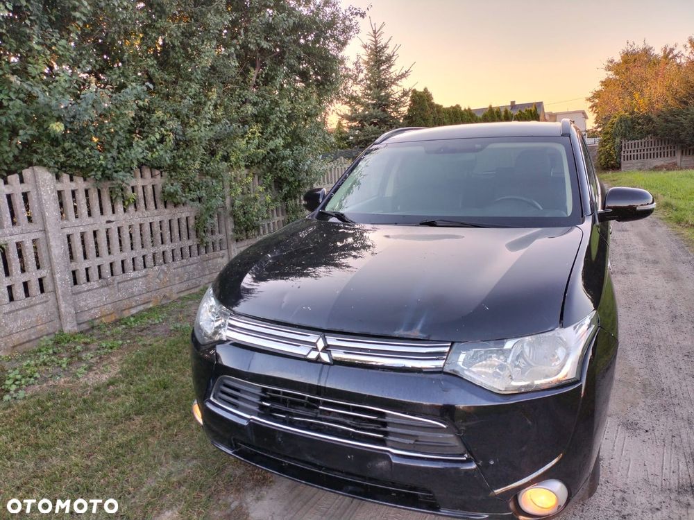 Mitsubishi Outlander 2.0 4WD Plug-In Hybrid - 10