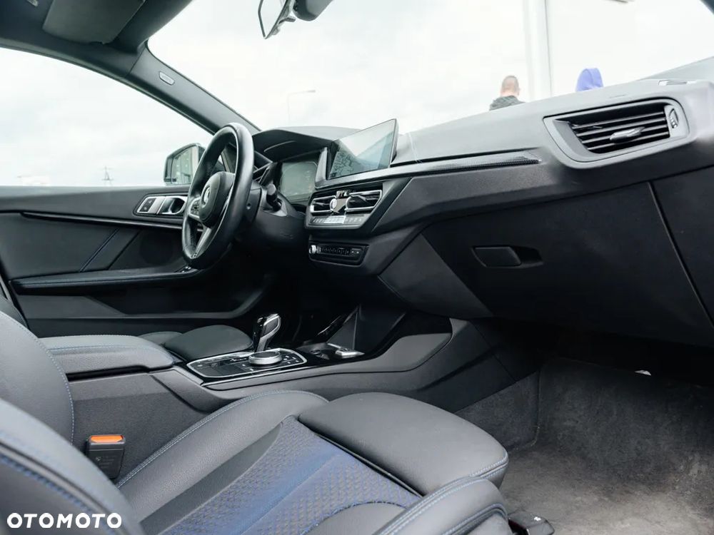 BMW Seria 2 218i M Sport - 7