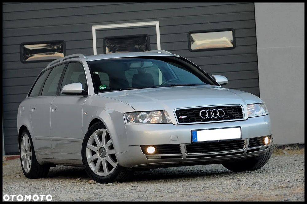 Audi A4 Avant 2004 photo 2