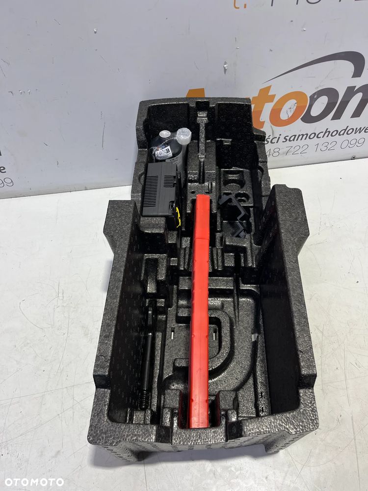 SKODA FABIA IV WKŁAD STYROPIAN KOŁA ZAPASOWEGO  6VA863957 - 2