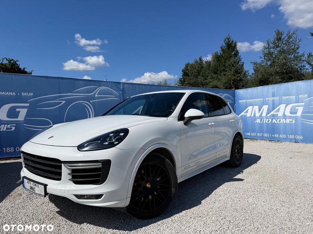 Porsche Cayenne - 1