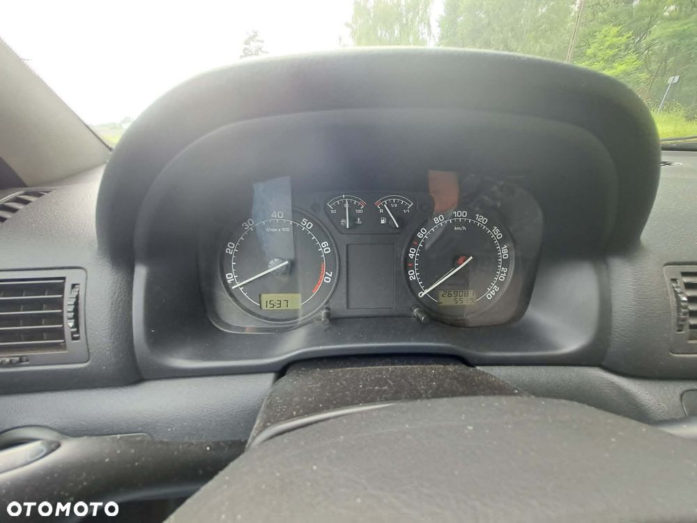 Skoda Octavia 1.6 Tour - 5
