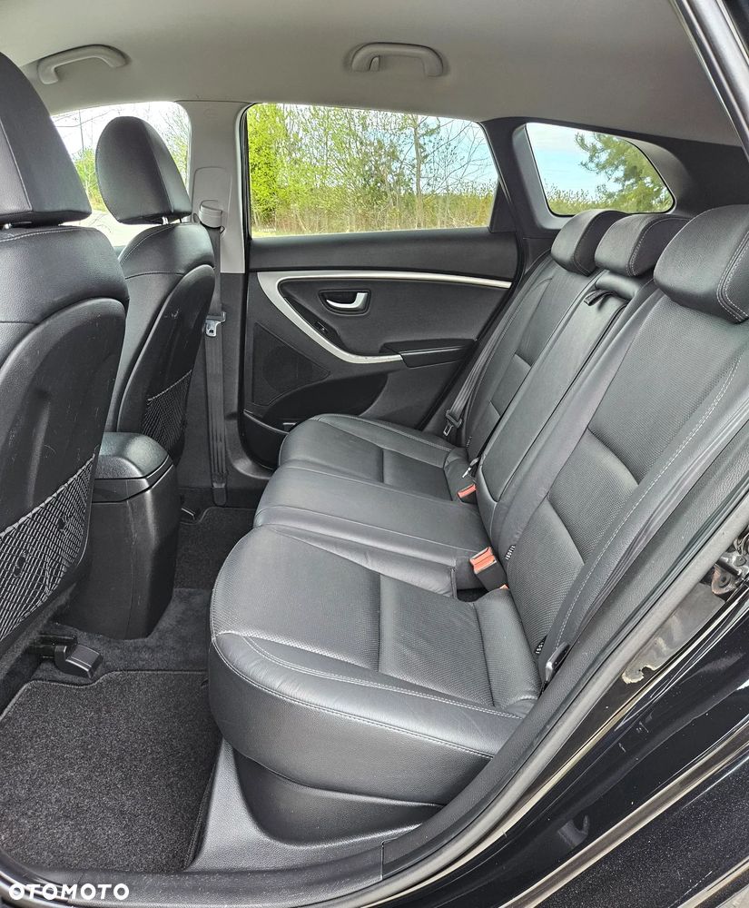 Hyundai i30 1.6 CRDi BlueDrive Premium - 16