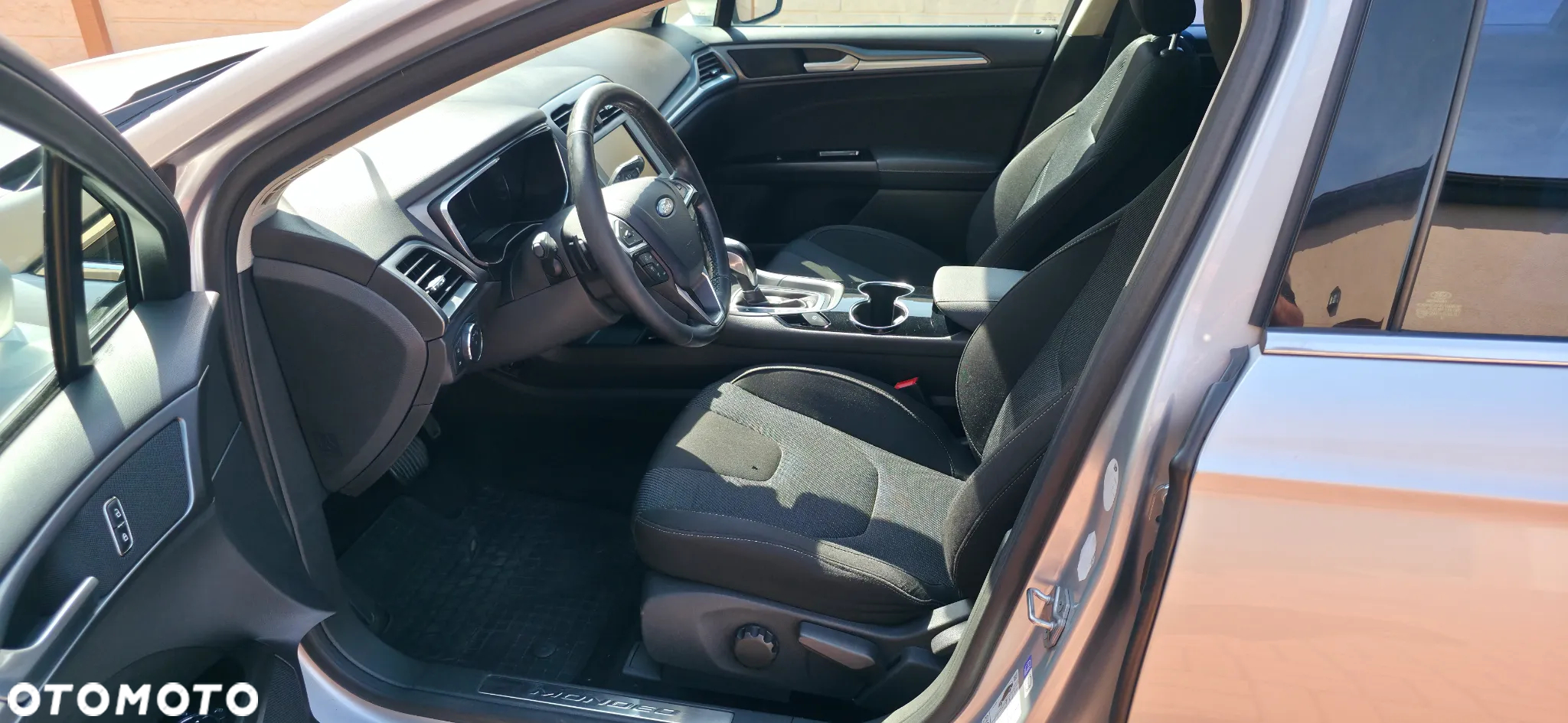 Ford Mondeo 2.0 TDCi Trend PowerShift - 11