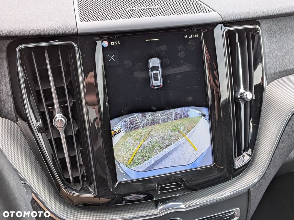 Volvo XC 60 B4 D AWD Ultimate Dark - 32