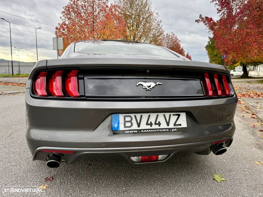 Ford Mustang 2.3 Eco Boost Aut. - 6