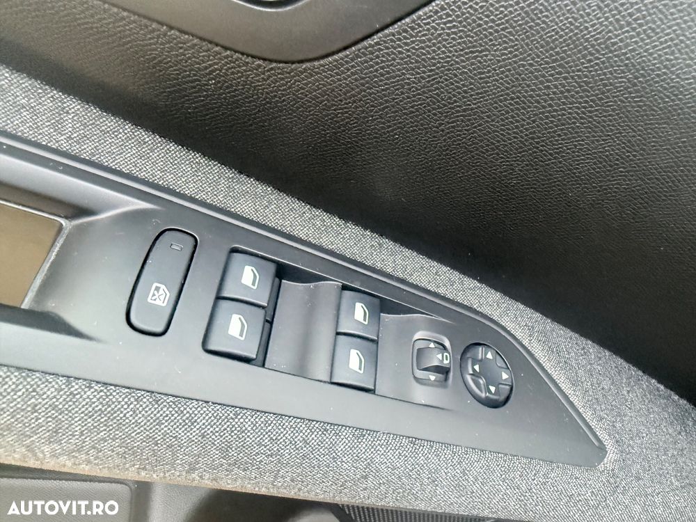 Peugeot 5008 - 22