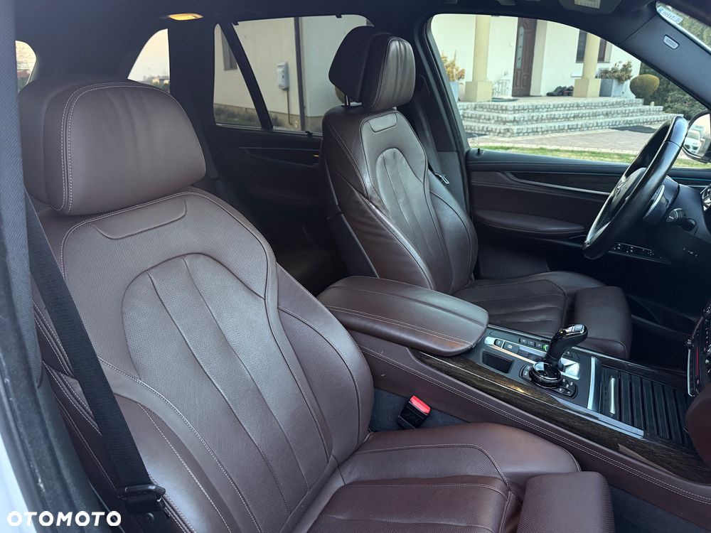 BMW X5 xDrive50i Sport-Aut - 13