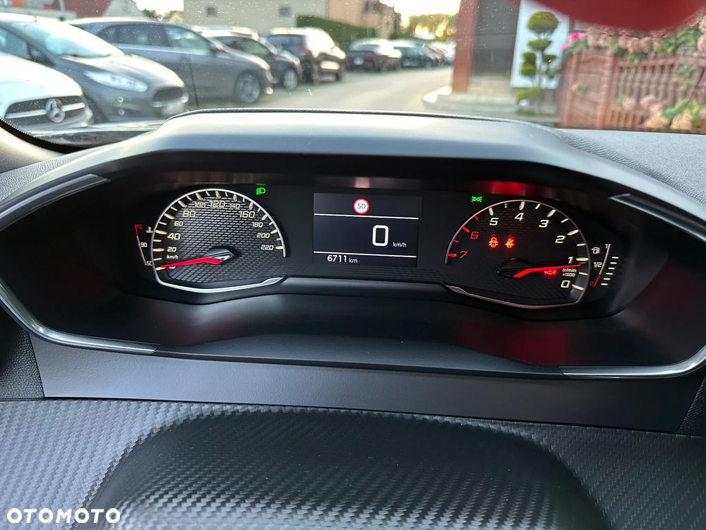 Peugeot 2008 - 10