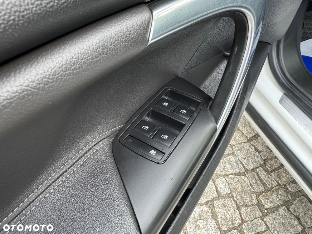 Opel Insignia 2.0 CDTI Automatik Sport - 27