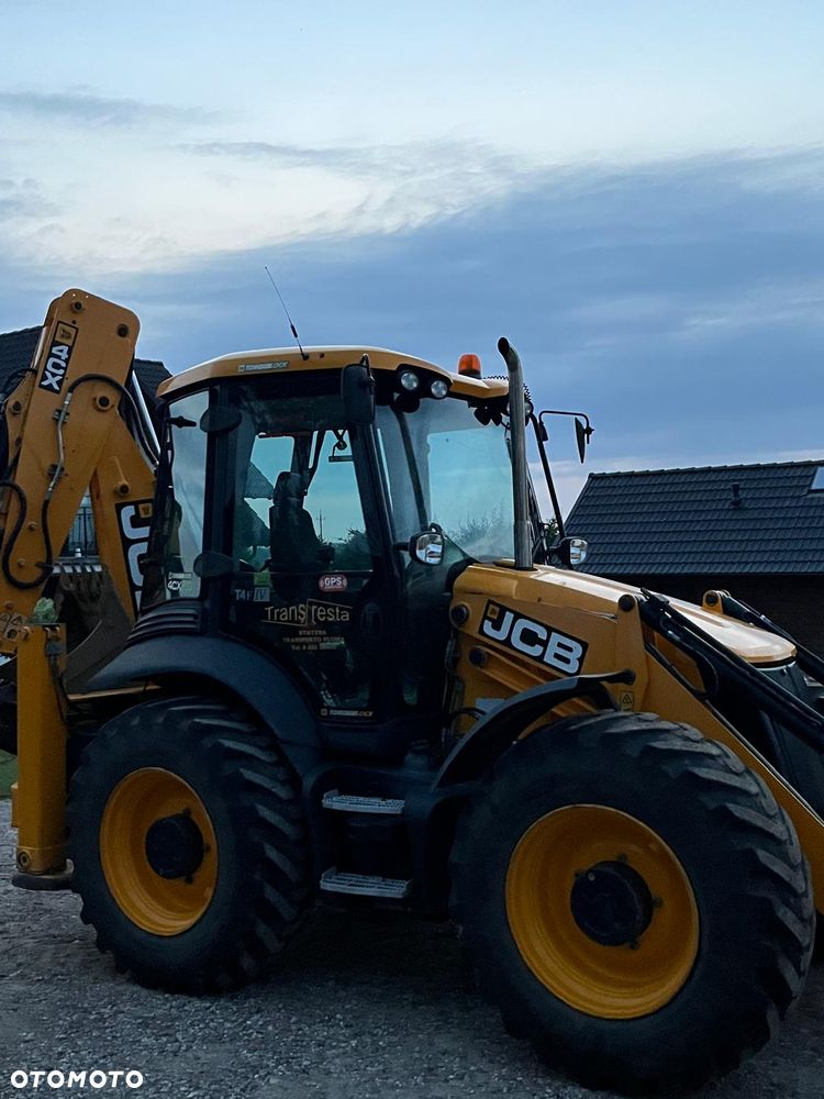 JCB 4CX - 8