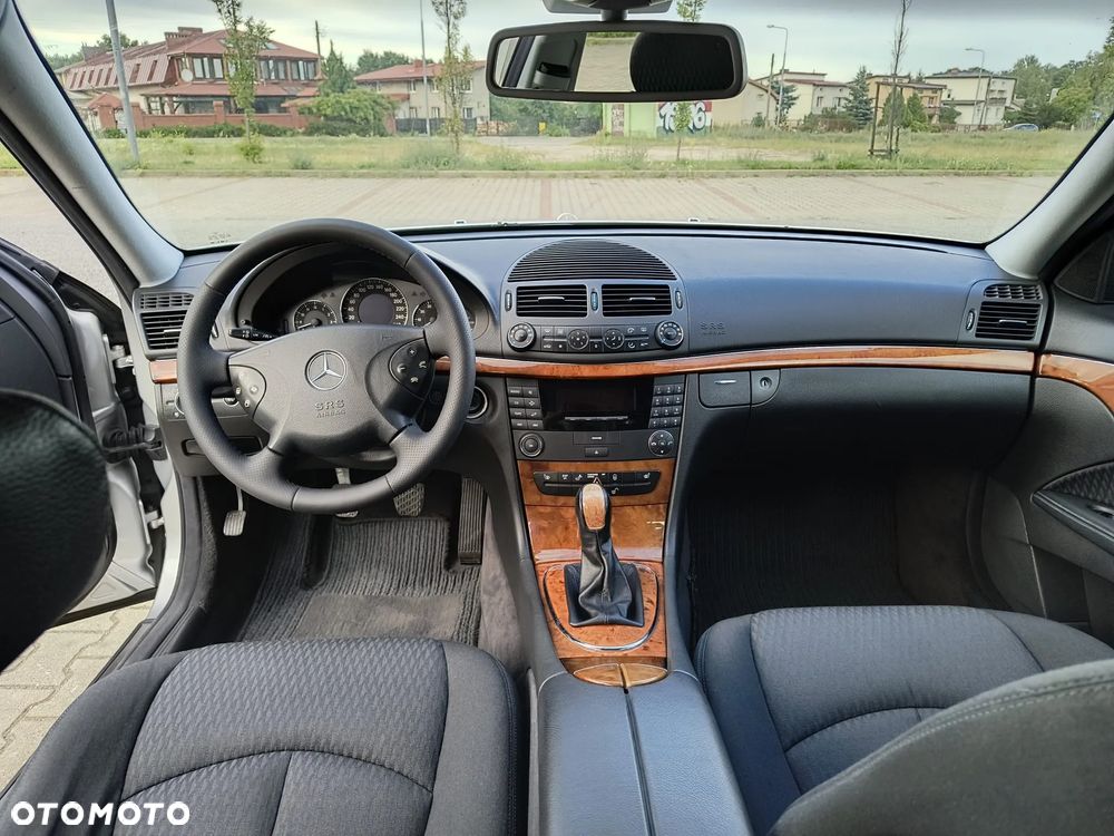 Mercedes-Benz Klasa E 200 Kompressor Elegance - 23